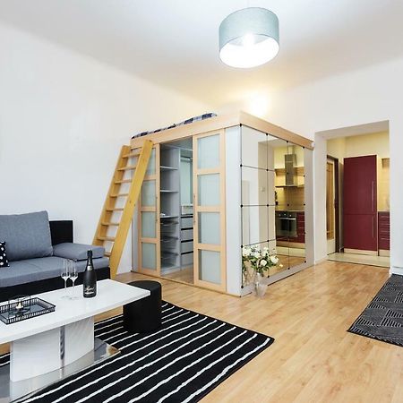 פראג Stylish Apartment On Riverside מראה חיצוני תמונה